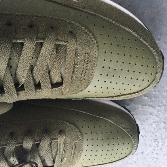 Nike Waffle One Leather in Olive- Size 12.5 M - Picture 4 of 9
